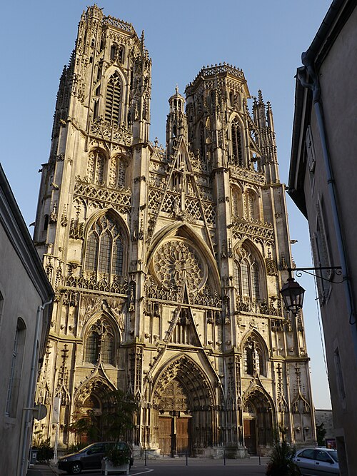 Fichier:Cathédrale de Toul-Façade.JPG