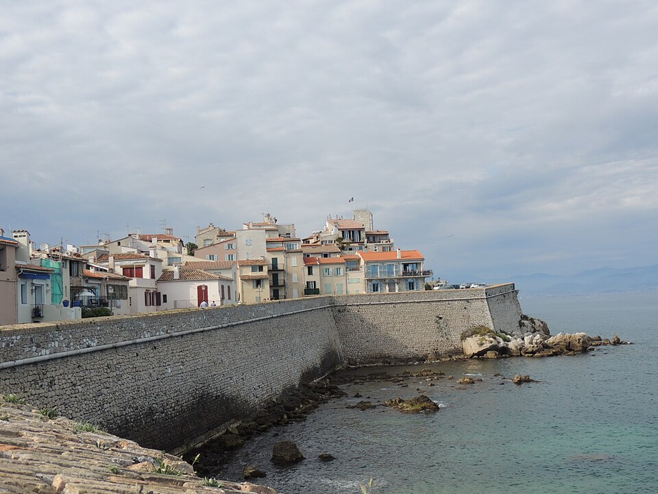 Fichier:Antibes murailles.JPG