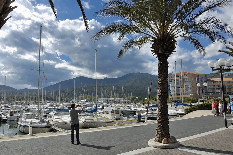 Fichier:Argelès-sur-Mer harbour 02.jpg