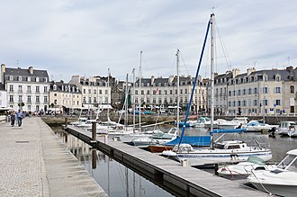 Port de Vannes quai Eric Tabarly.jpg