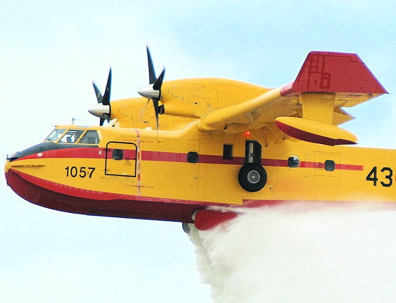 Fichier:Wikipompiers Canadair CL-215T mini.jpg