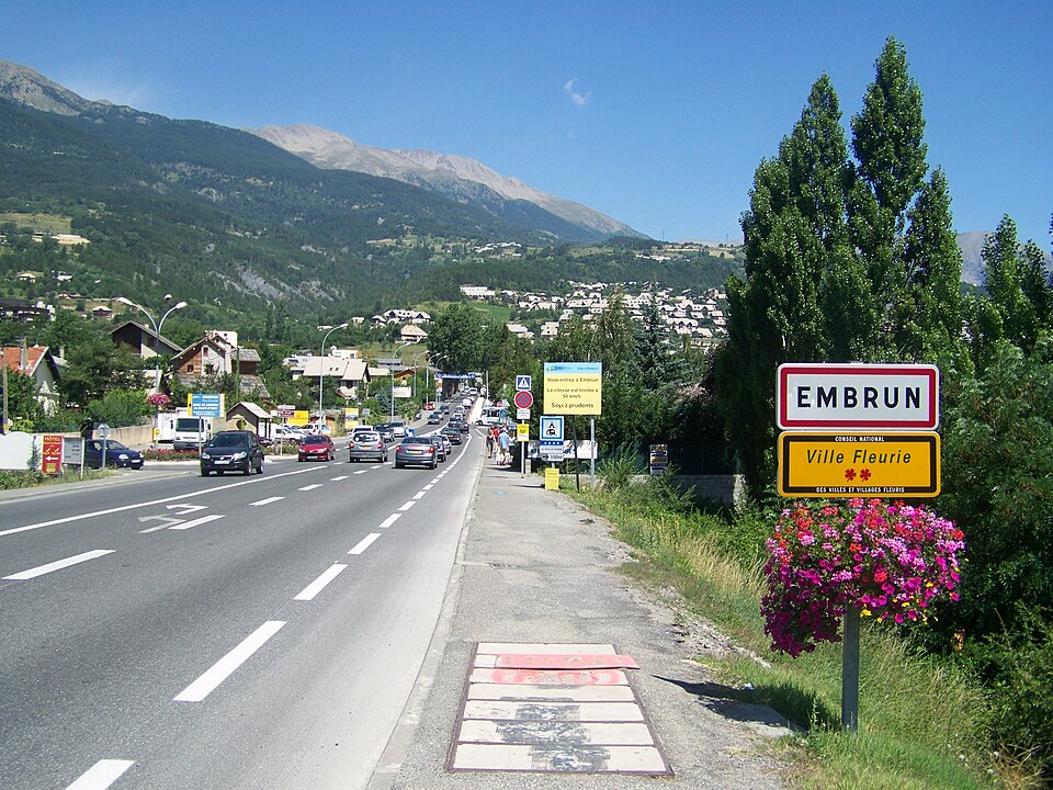 Fichier:Embrun (panneau).JPG